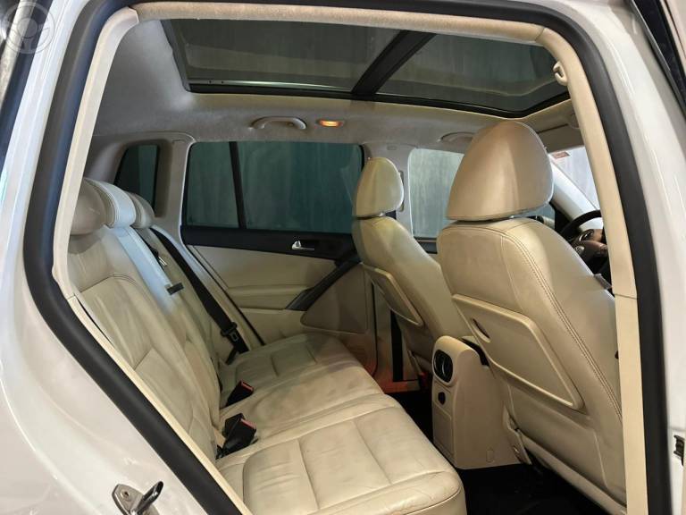 VOLKSWAGEN - TIGUAN 2.0 TSI 16V TURBO 4P TIPTRONIC - 2009/2010 - BRANCA - R$ 55.900,00