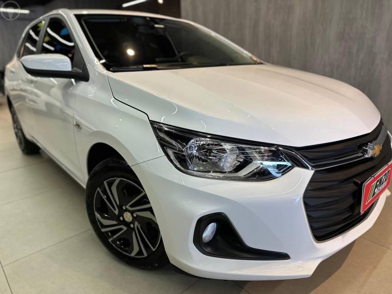 CHEVROLET - ONIX 1.0 LT2 FLEX 4P MANUAL - 2024/2024 - BRANCA - R$ 78.900,00