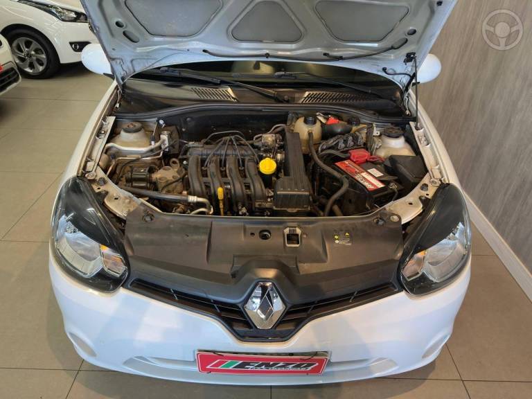 RENAULT - CLIO 1.0 EXPRESSION 16V FLEX 4P MANUAL - 2015/2016 - BRANCA - R$ 36.900,00