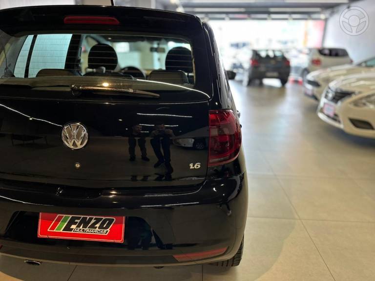VOLKSWAGEN - FOX 1.6 MI PRIME 8V FLEX 4P MANUAL - 2012/2013 - PRETA - R$ 43.900,00