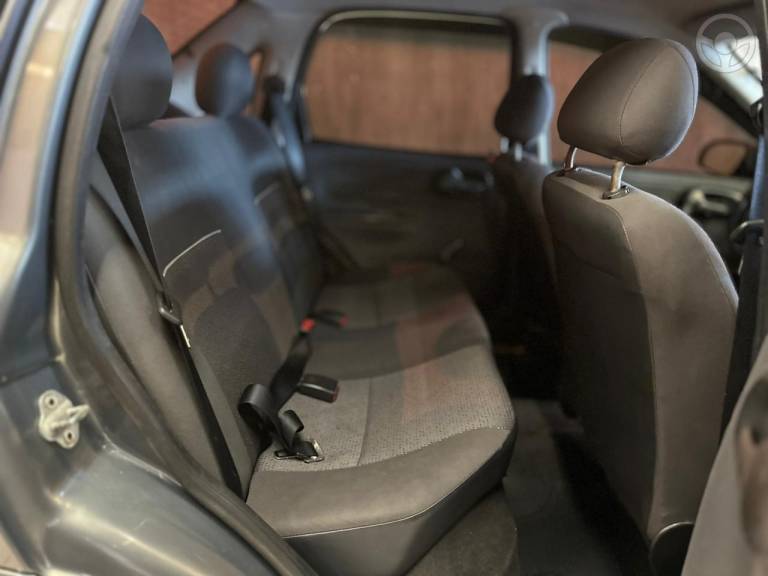 CHEVROLET - CLASSIC 1.0 VHC LS 8V FLEX 4P MANUAL - 2013/2013 - CINZA - R$ 31.900,00