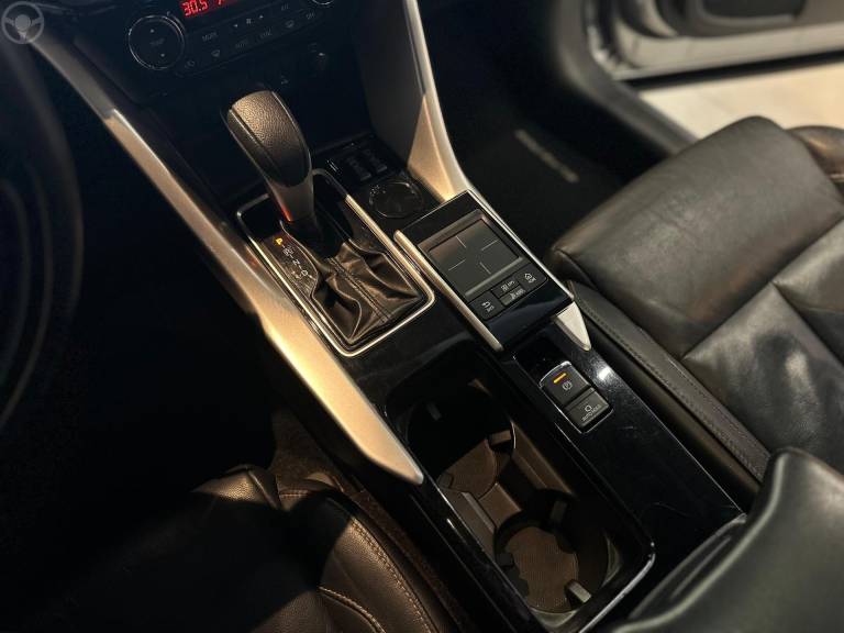 MITSUBISHI - ECLIPSE CROSS 1.5 HPE-S 16V 4P AUTOMÁTICO - 2021/2022 - PRATA - R$ 134.900,00