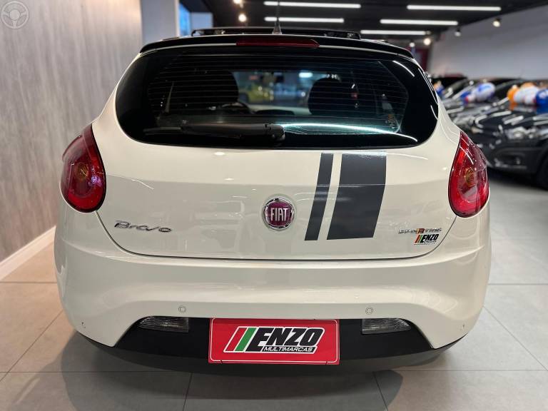 FIAT - BRAVO 1.8 SPORTING 16V FLEX 4P MANUAL - 2014/2014 - BRANCA - R$ 48.900,00