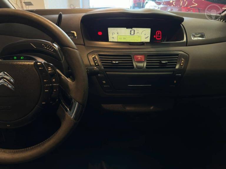 CITROËN - C4 2.0 I PICASSO 16V 4P AUTOMÁTICO - 2010/2011 - PRETA - R$ 33.900,00