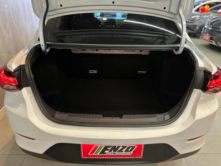 CHEVROLET - ONIX 1.0LTZ PLUS 12V TURBO FLEX 4P AUTOMÁTICO - 2023/2024 - BRANCA - R$ 98.900,00