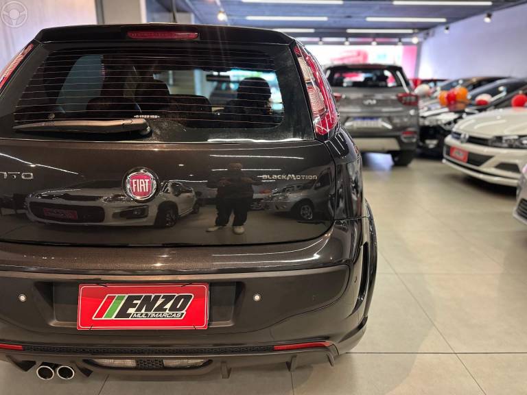FIAT - PUNTO 1.8 BLACKMOTION 16V FLEX 4P AUTOMATIZADO - 2015/2016 - PRETA - R$ 50.900,00