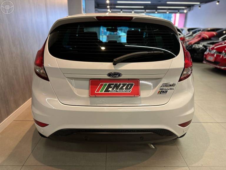 FORD - FIESTA 1.6 SEL HATCH 16V FLEX 4P AUTOMÁTICO - 2018/2018 - BRANCA - R$ 61.900,00
