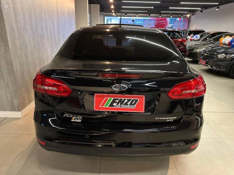 FORD - FOCUS 2.0 TITANIUM SEDAN 16V FLEX 4P AUTOMÁTICO - 2016/2017 - PRETA - R$ 68.900,00