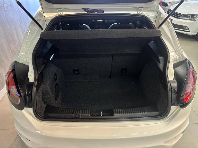 FIAT - BRAVO 1.8 SPORTING 16V FLEX 4P AUTOMATIZADO - 2016/2016 - BRANCA - R$ 58.900,00