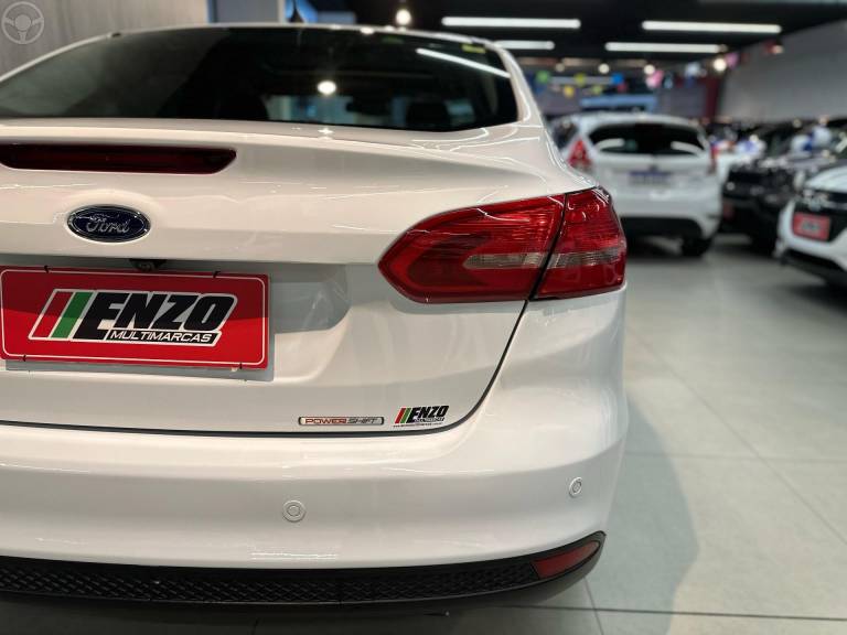 FORD - FOCUS 2.0 TITANIUM PLUS SEDAN 16V FLEX 4P AUTOMÁTICO - 2015/2016 - BRANCA - R$ 68.900,00