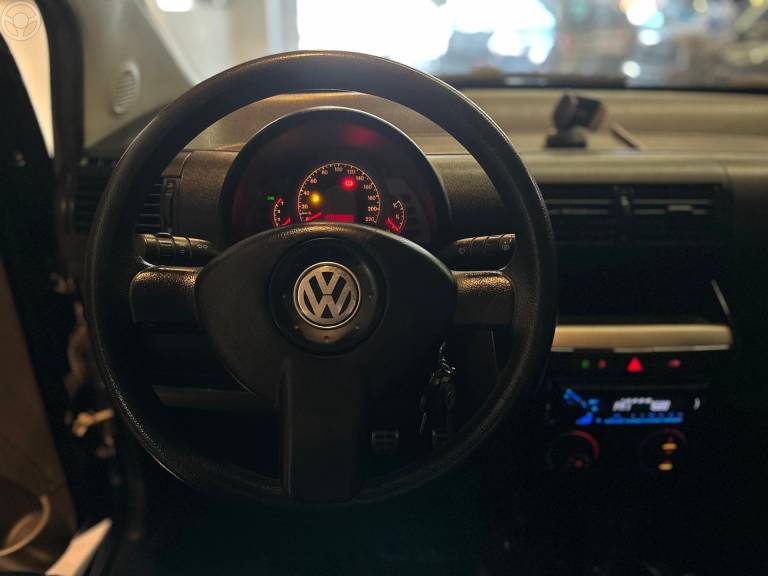 VOLKSWAGEN - CROSSFOX 1.6 MI FLEX 8V 4P MANUAL - 2006/2006 - PRETA - R$ 33.900,00