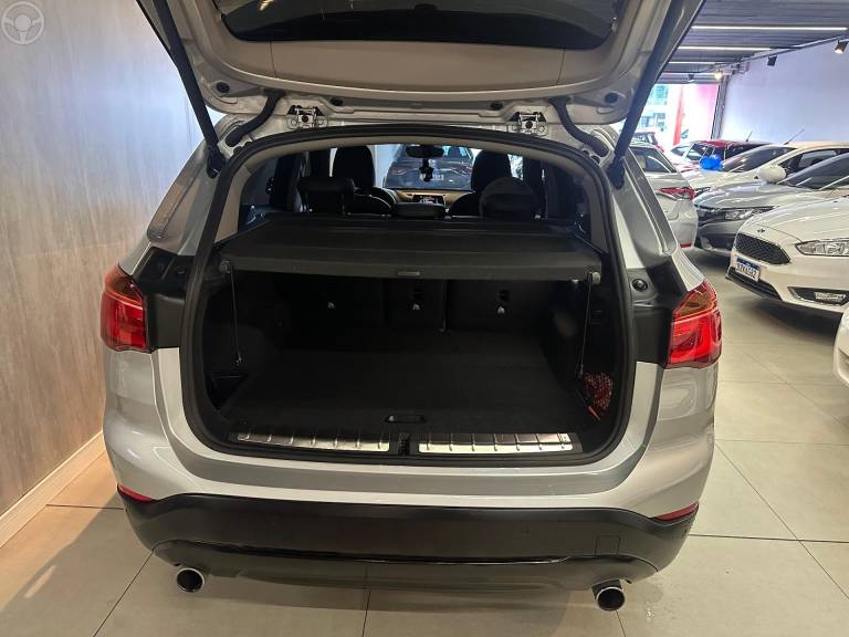 BMW - X1 2.0 20I 4X2 16V FLEX 4P AUTOMÁTICO - 2016/2016 - PRATA - R$ 109.900,00