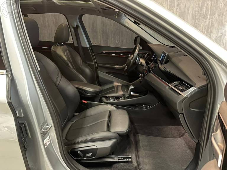 BMW - X1 2.0 16V TURBO SDRIVE20I X-LINE 4P AUTOMÁTICO - 2019/2019 - PRATA - R$ 134.900,00