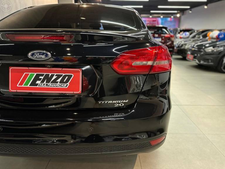 FORD - FOCUS 2.0 TITANIUM SEDAN 16V FLEX 4P AUTOMÁTICO - 2016/2017 - PRETA - R$ 68.900,00