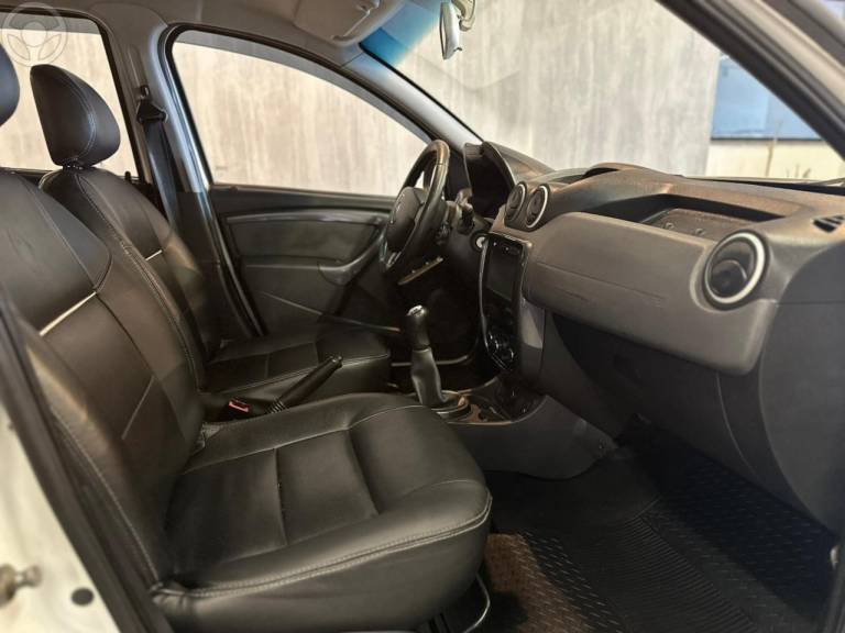 RENAULT - DUSTER 1.6 4X2 16V FLEX 4P MANUAL - 2014/2015 - BRANCA - R$ 56.900,00