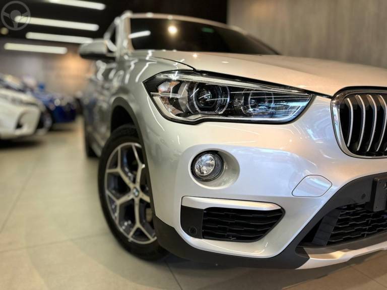 BMW - X1 2.0 16V TURBO SDRIVE20I X-LINE 4P AUTOMÁTICO - 2019/2019 - PRATA - R$ 134.900,00