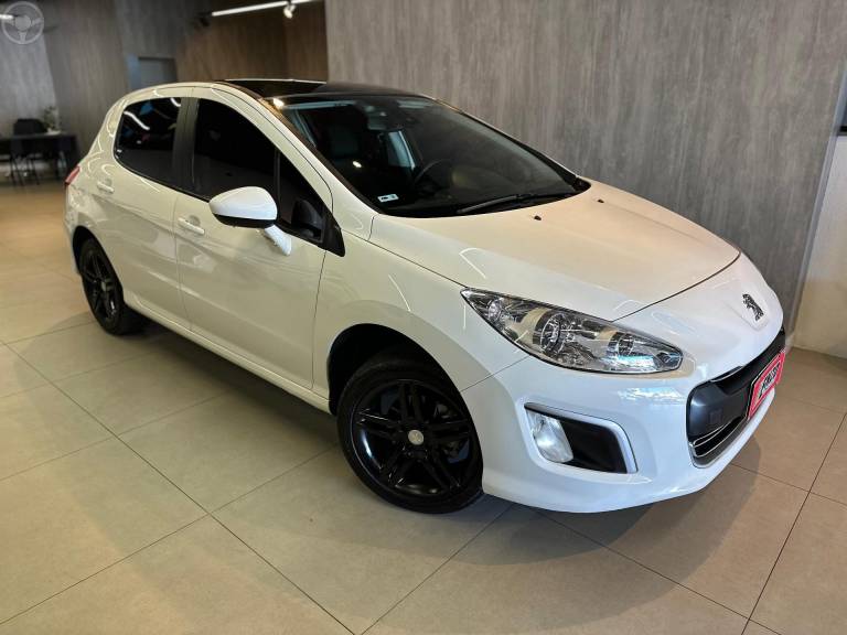 PEUGEOT - 308 2.0 ALLURE 16V FLEX 4P MANUAL - 2012/2013 - BRANCA - R$ 41.900,00