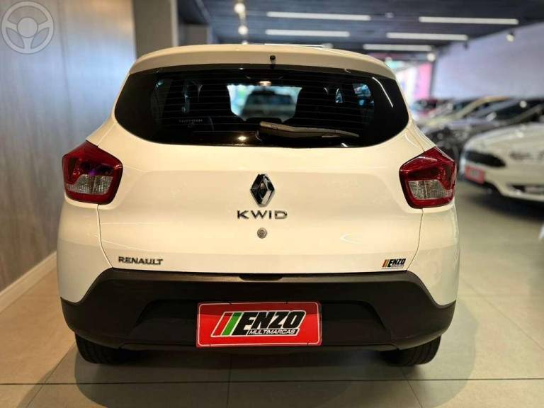 RENAULT - KWID 1.0 12V SCE FLEX INTENSE MANUAL - 2017/2018 - BRANCA - R$ 41.900,00