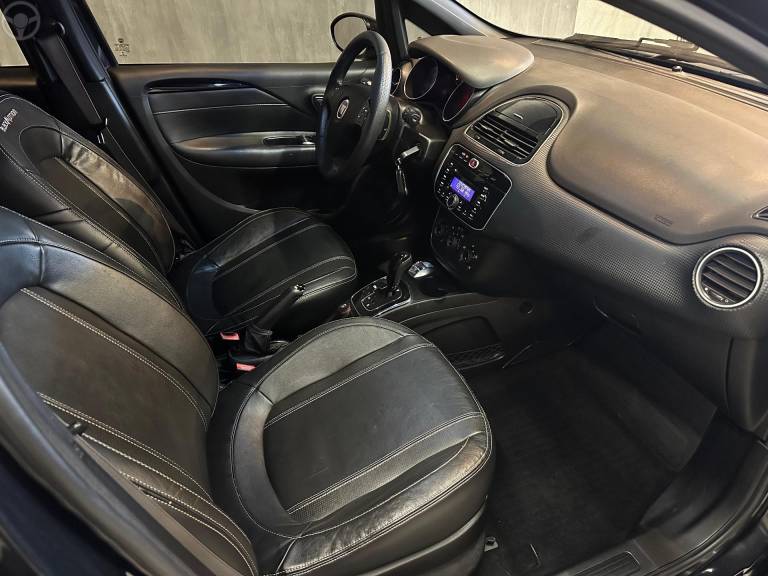 FIAT - PUNTO 1.8 BLACKMOTION 16V FLEX 4P AUTOMATIZADO - 2015/2016 - PRETA - R$ 50.900,00
