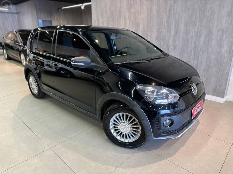 VOLKSWAGEN - UP 1.0 TRACK UP 12V FLEX 4P MANUAL - 2016/2017 - PRETA - R$ 46.900,00