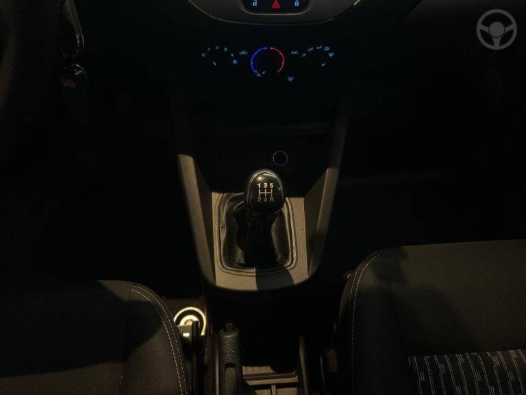FORD - KA 1.0 SE PLUS 12V FLEX 4P MANUAL - 2018/2019 - BRANCA - R$ 48.900,00