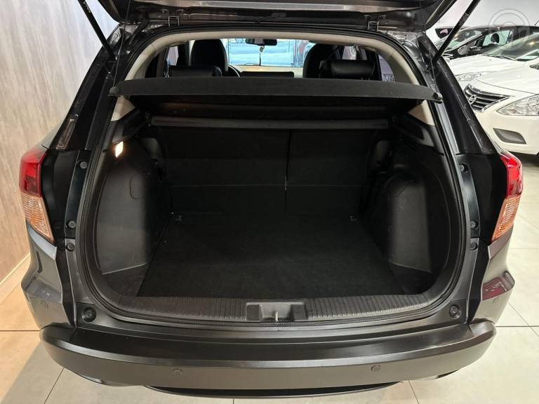 HONDA - HR-V 1.8 16V FLEX TOURING 4P AUTOMÁTICO - 2018/2018 - CINZA - R$ 107.900,00