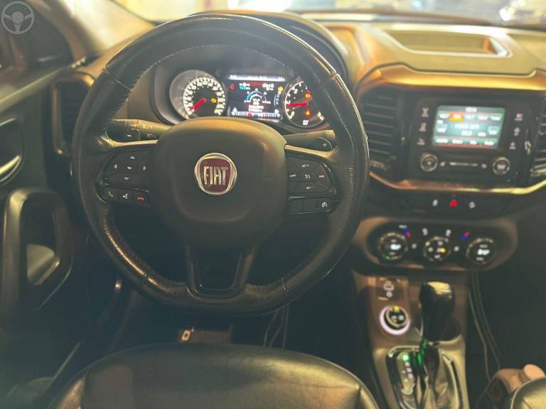 FIAT - TORO 2.0 16V TURBO DIESEL VOLCANO AT9 4X4 AUTOMÁTICO - 2018/2019 - BRANCA - R$ 103.900,00