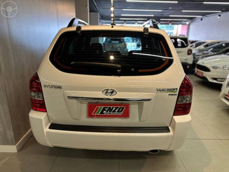 HYUNDAI - TUCSON 2.0 MPFI GLS 16V 143CV 2WD FLEX 4P AUTOMÁTICO - 2015/2016 - BRANCA - R$ 62.900,00