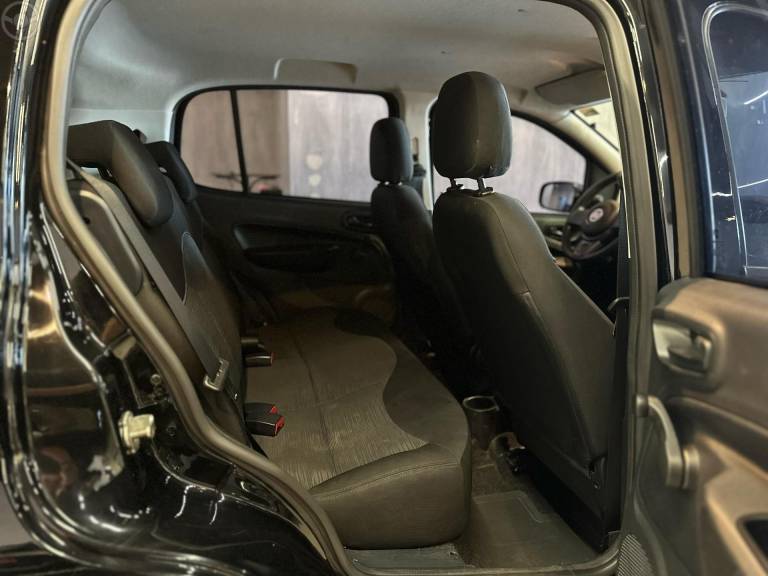 FIAT - UNO 1.0 EVO ATTRACTIVE 8V FLEX 4P MANUAL - 2018/2019 - PRETA - R$ 34.900,00