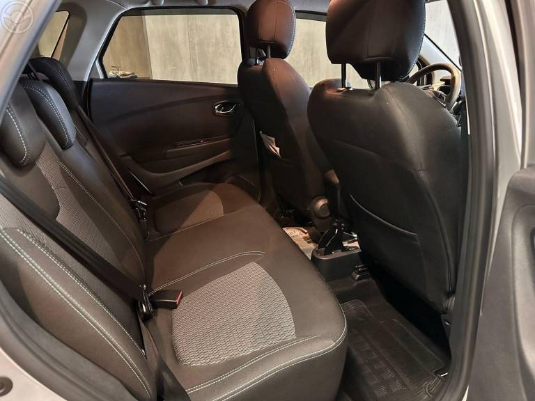 RENAULT - CAPTUR 1.6 LIFE 16V FLEX 4P AUTOMÁTICO - 2019/2019 - PRATA - R$ 78.900,00