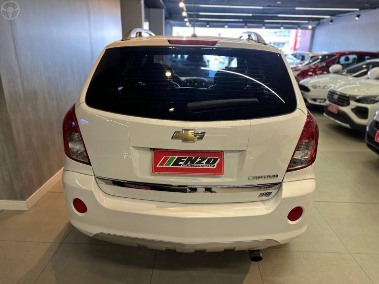 CHEVROLET - CAPTIVA 2.4 FWD SPORT 16V 4P AUTOMÁTICO - 2015/2015 - BRANCA - R$ 59.900,00