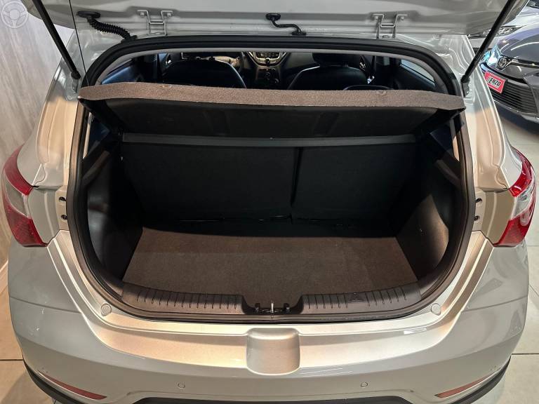 HYUNDAI - HB20X 1.6 16V PREMIUM FLEX 4P AUTOMÁTICO - 2014/2015 - PRATA - R$ 61.900,00