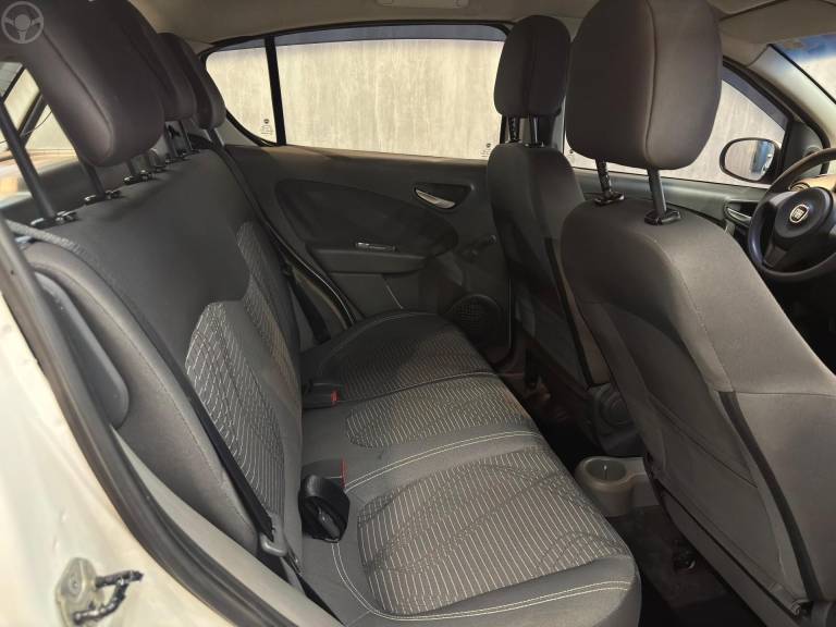 FIAT - PALIO 1.4 MPI ATTRACTIVE 8V FLEX 4P MANUAL - 2013/2013 - BRANCA - R$ 39.900,00