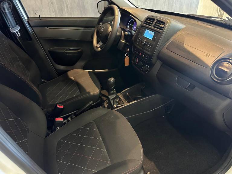 RENAULT - KWID 1.0 12V SCE FLEX ZEN MANUAL - 2021/2022 - BRANCA - R$ 51.900,00