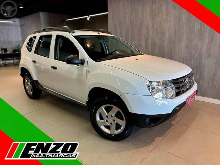 RENAULT - DUSTER 1.6 EXPRESSION 4X2 16V FLEX 4P MANUAL - 2013/2014 - BRANCA - R$ 52.900,00