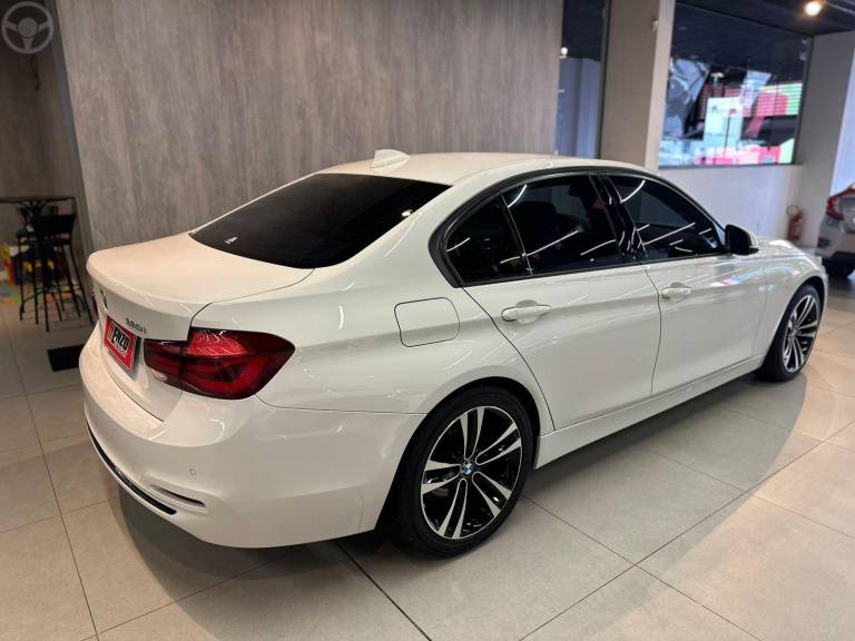 BMW - 320I 2.0 16V TURBO ACTIVE FLEX 4P AUTOMÁTICO - 2018/2018 - BRANCA - R$ 119.900,00