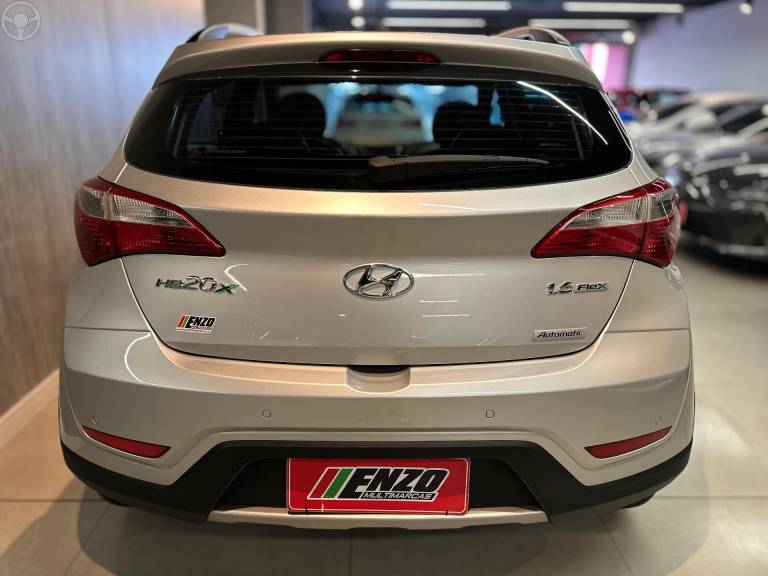 HYUNDAI - HB20X 1.6 16V PREMIUM FLEX 4P AUTOMÁTICO - 2014/2015 - PRATA - R$ 61.900,00