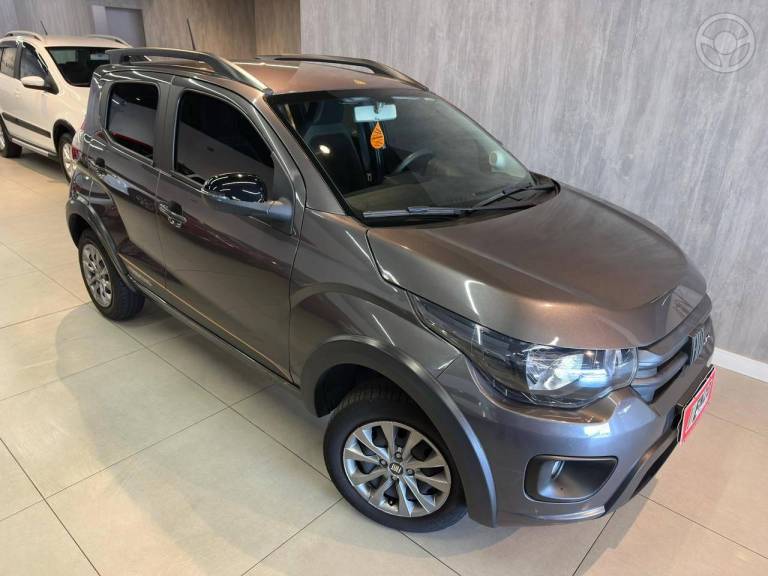 FIAT - MOBI 1.0 TREKKING 8V FLEX 4P MANUAL - 2024/2024 - CINZA - R$ 64.900,00