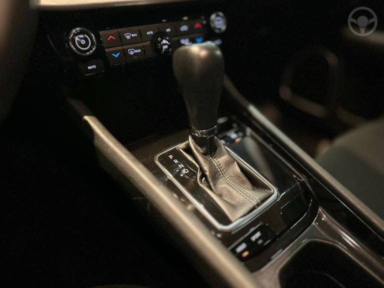 JEEP - COMPASS 1.3 SPORT T270 16V TURBO FLEX 4P AUTOMÁTICO - 2021/2022 - PRATA - R$ 112.900,00