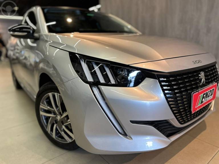 PEUGEOT - 208 1.6 GRIFFE 16V FLEX 4P MANUAL - 2021/2021 - PRATA - R$ 85.900,00