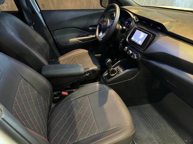 NISSAN - KICKS 1.6 16V FLEX S 4P MANUAL - 2018/2019 - BRANCA - R$ 79.900,00