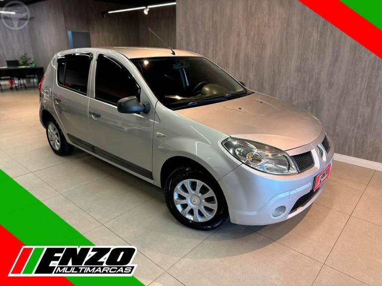 RENAULT - SANDERO 1.6 EXPRESSION 8V FLEX 4P MANUAL - 2009/2010 - PRATA - R$ 24.900,00