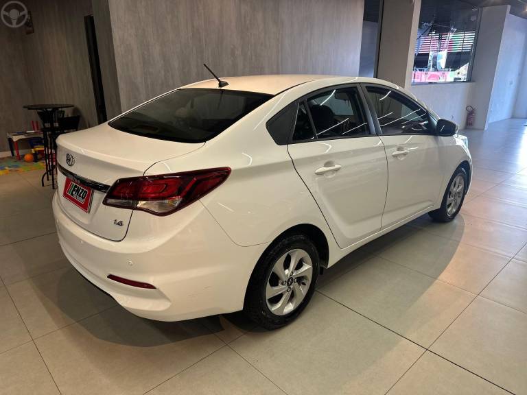 HYUNDAI - HB20S 1.6 COMFORT PLUS 16V FLEX 4P MANUAL - 2016/2016 - BRANCA - R$ 59.900,00