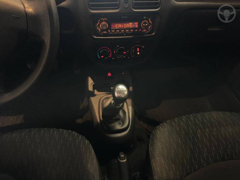 RENAULT - CLIO 1.0 EXPRESSION 16V FLEX 4P MANUAL - 2015/2016 - BRANCA - R$ 36.900,00