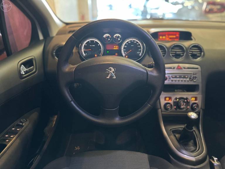 PEUGEOT - 308 2.0 ALLURE 16V FLEX 4P MANUAL - 2012/2013 - BRANCA - R$ 41.900,00