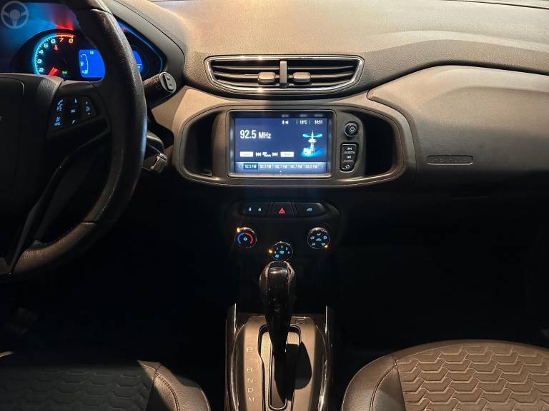 CHEVROLET - ONIX 1.4 MPFI LTZ 8V FLEX 4P AUTOMÁTICO - 2017/2018 - PRETA - R$ 65.900,00