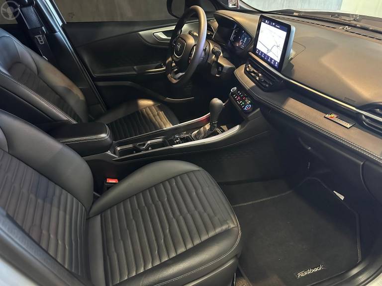 FIAT - FASTBACK 1.3 LIMITED EDITION 270 TURBO FLEX 4P AUTOMÁTICO - 2023/2024 - PRATA - R$ 126.900,00
