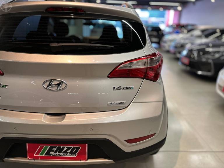 HYUNDAI - HB20X 1.6 16V PREMIUM FLEX 4P AUTOMÁTICO - 2014/2015 - PRATA - R$ 61.900,00