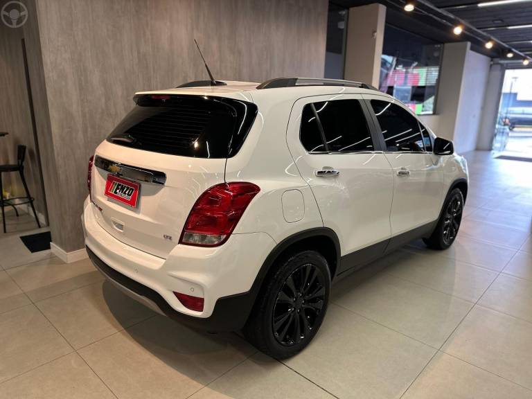 CHEVROLET - TRACKER 1.4 16V TURBO FLEX LTZ AUTOMÁTICO - 2016/2017 - BRANCA - R$ 86.900,00