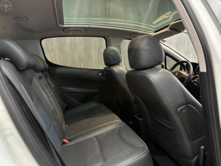 PEUGEOT - 308 1.6 GRIFFE THP 16V 4P AUTOMÁTICO - 2017/2017 - BRANCA - R$ 67.900,00